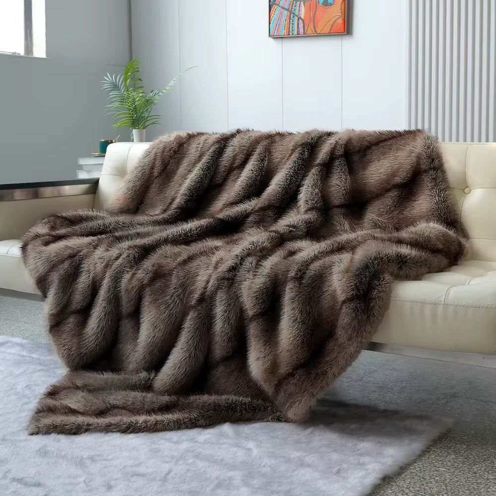 High-End Faux Fur Blanket - Elegant Plaid Design for Beds and Sofas, Ideal for Home Decoration and Comfort